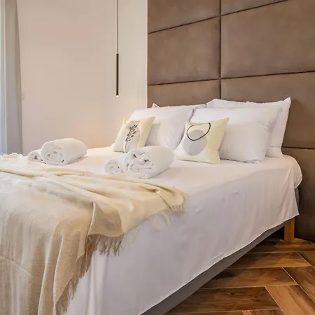 Fiora, A Beautiful And Modern With A Pool * Lasci